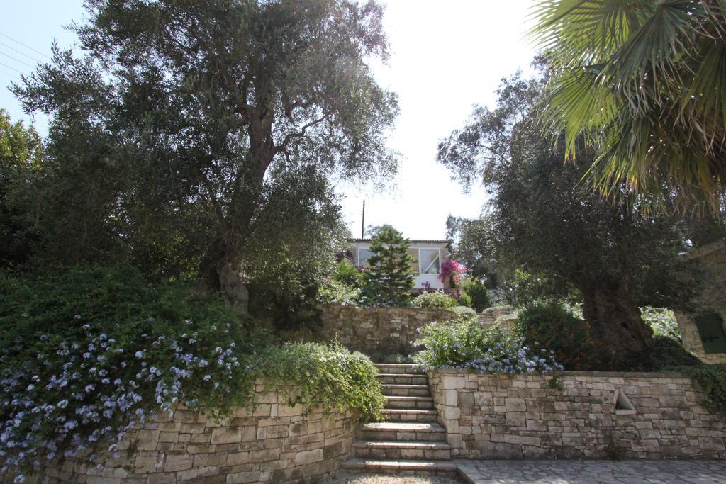 Kiparissi Villa Kourtaiika Bagian luar foto