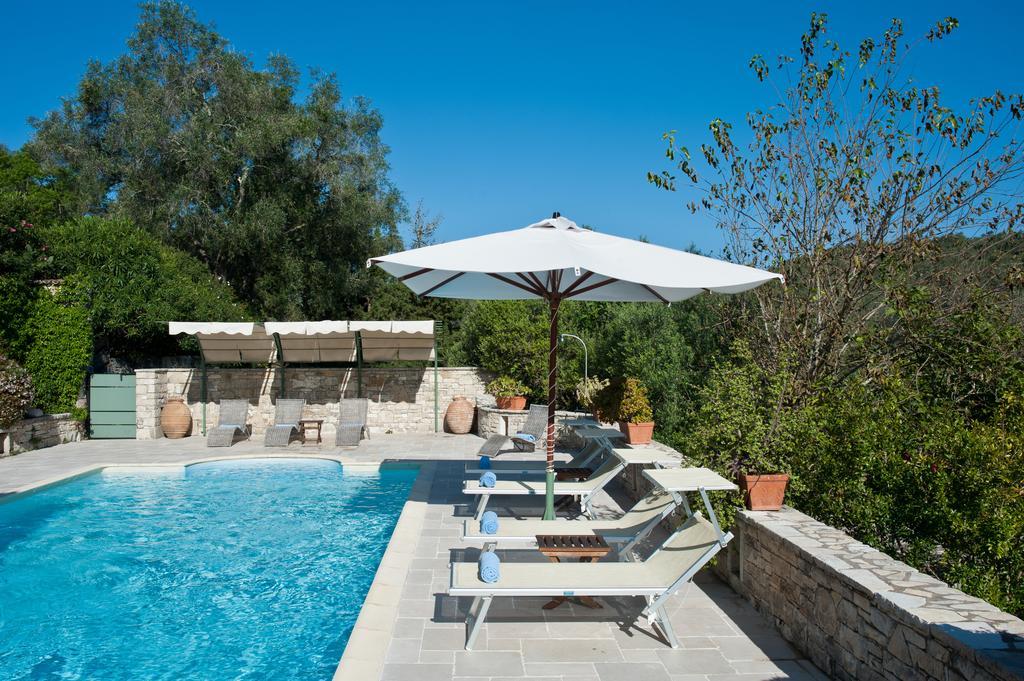 Kiparissi Villa Kourtaiika Bagian luar foto