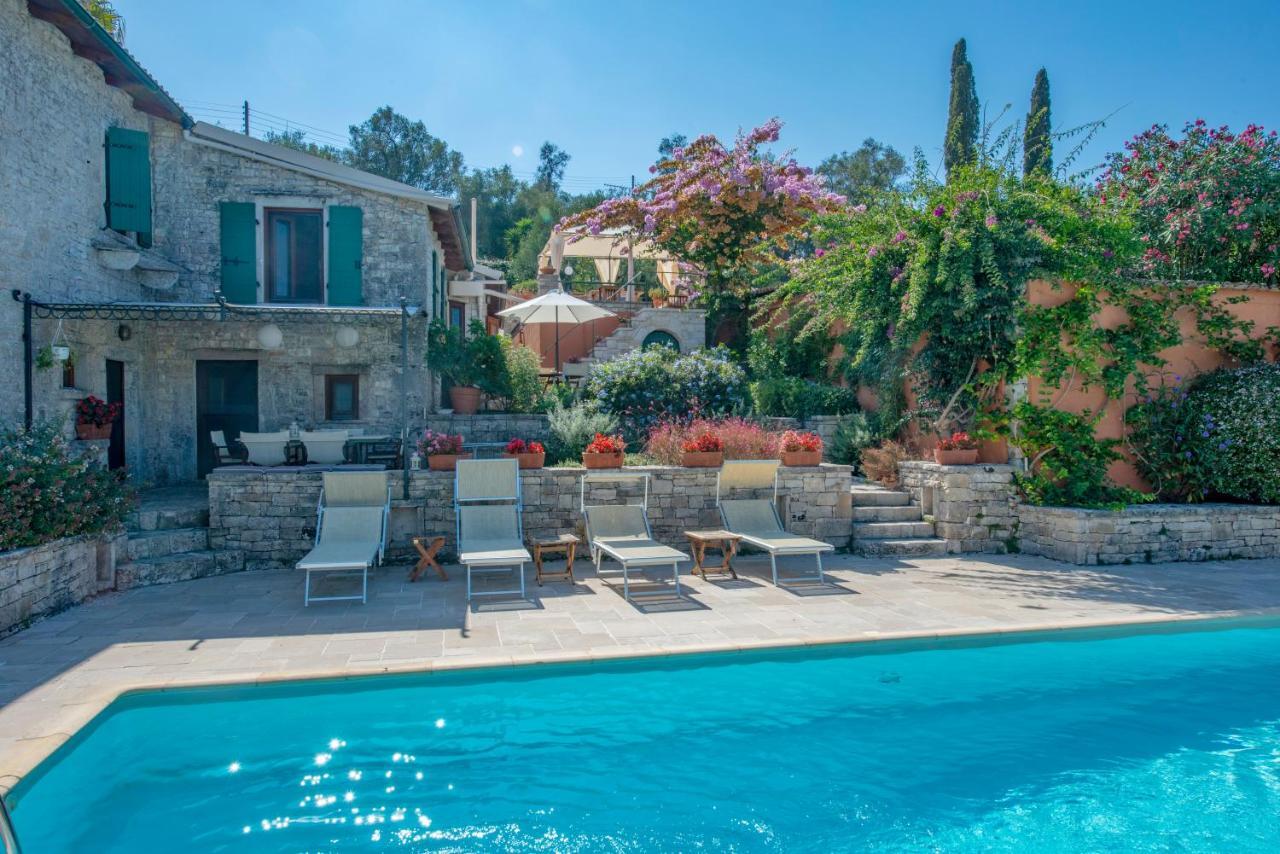 Kiparissi Villa Kourtaiika Bagian luar foto